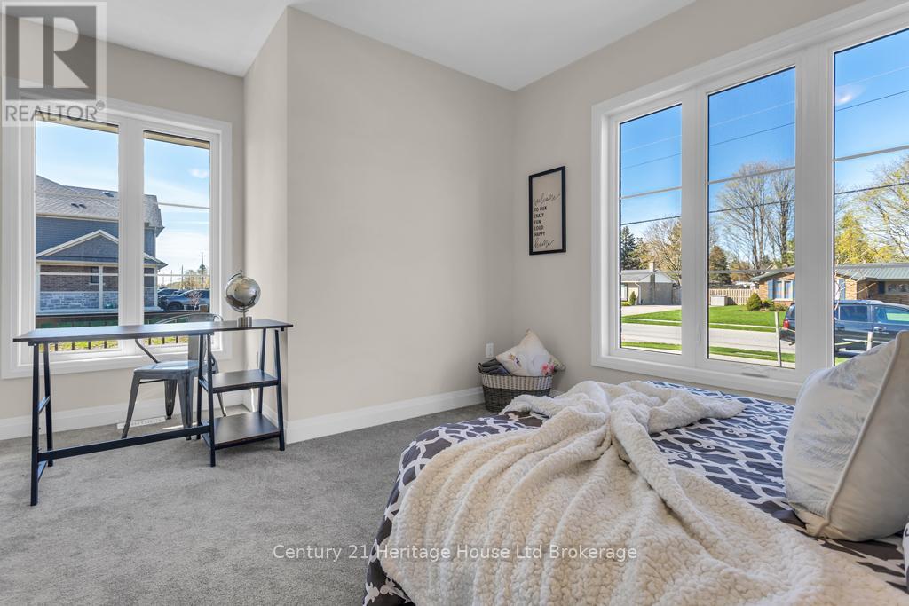 230 MIDDLETON STREET - 26