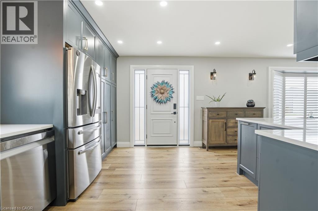 101 LIVINGSTON Avenue, Grimsby, Ontario, L3M1L4 — Photo 6