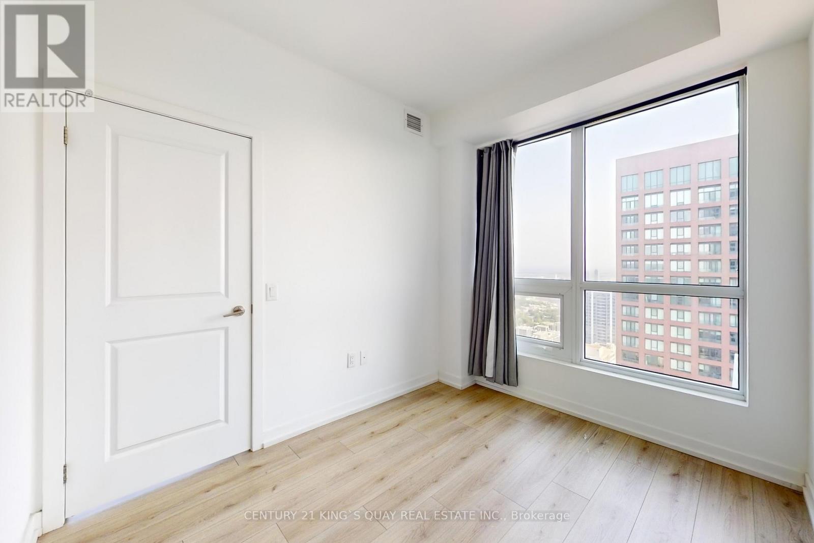 #4710 395 BLOOR STREET E - 25