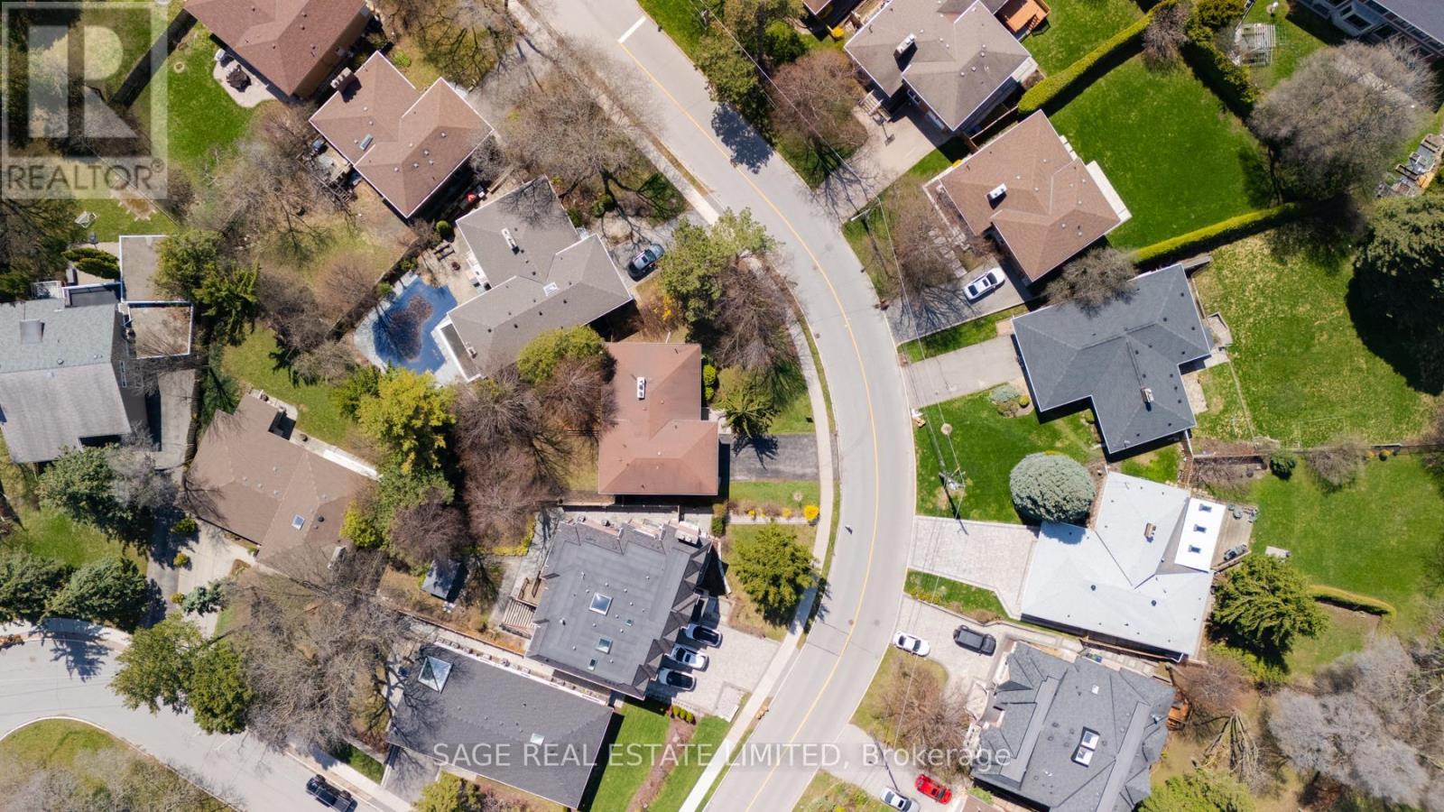 9 HAWKSBURY DRIVE - 26