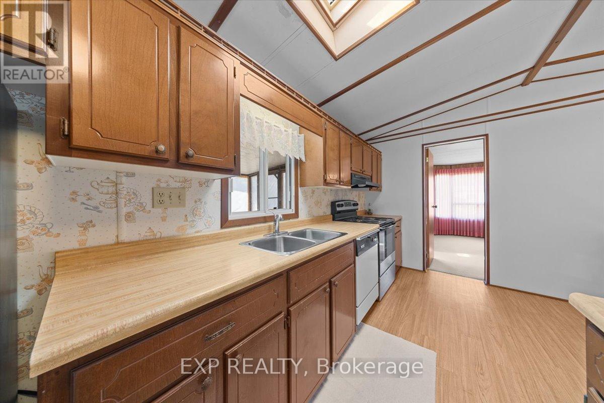 150 SUNSET DRIVE — photo 12