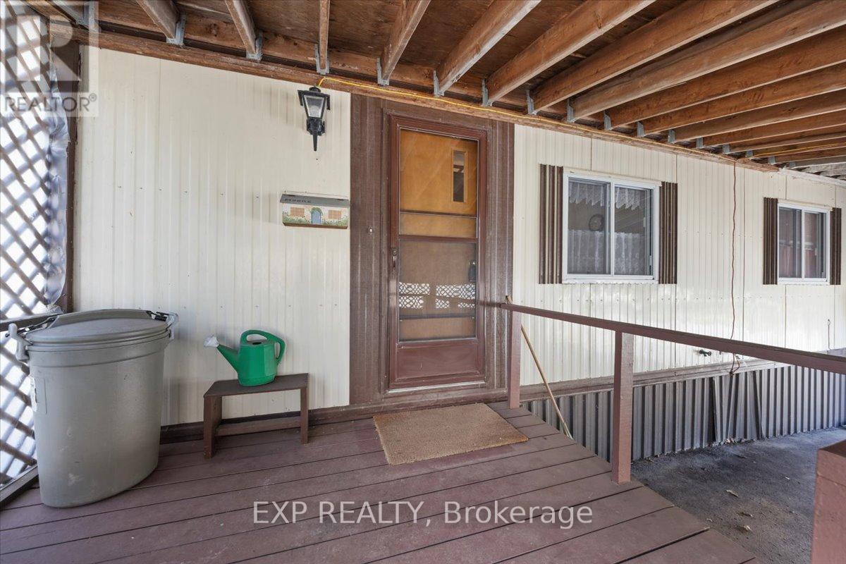 150 SUNSET DRIVE — photo 32