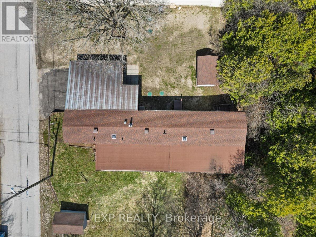 150 SUNSET DRIVE — photo 37