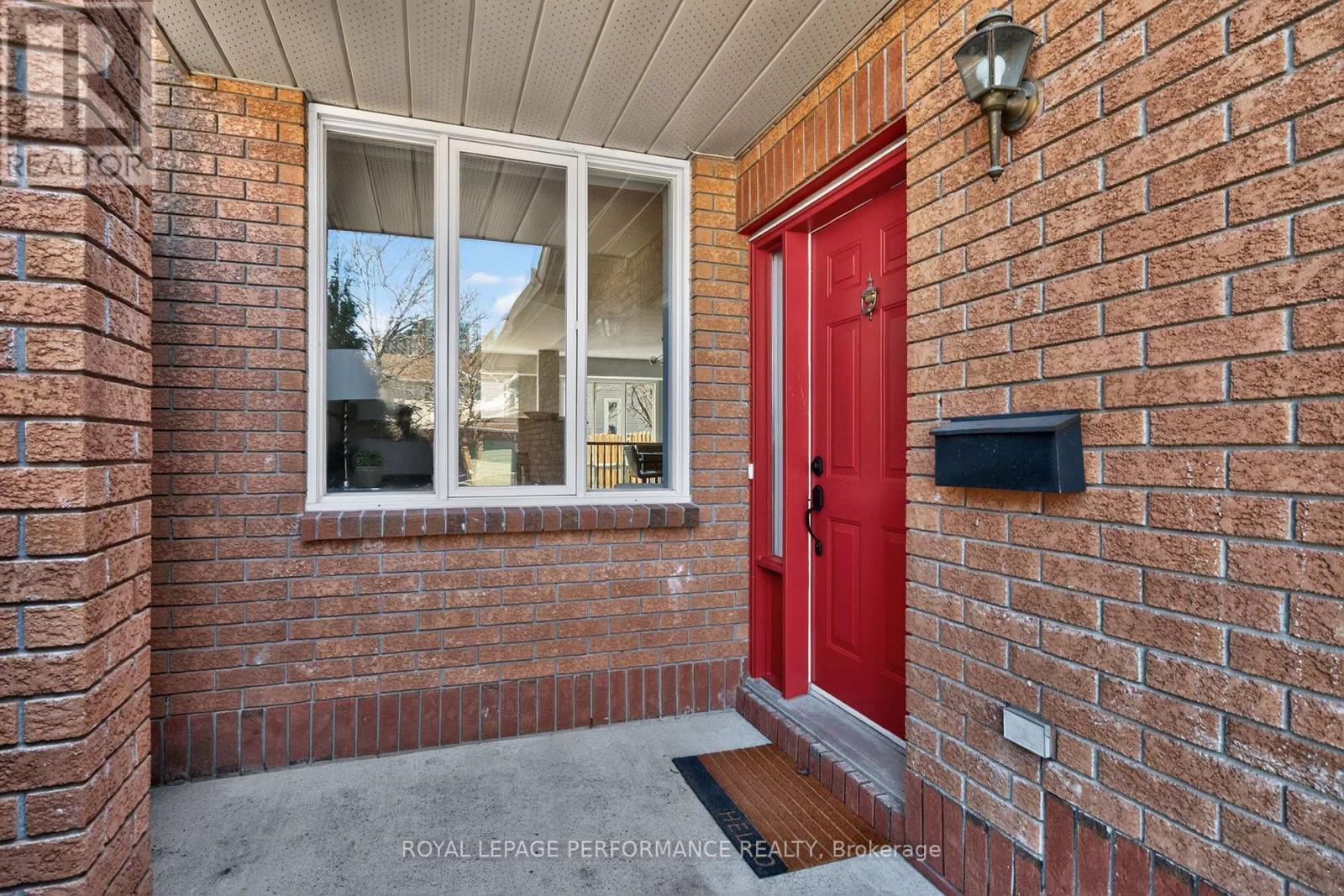 3835 CROWSNEST AVENUE - 2