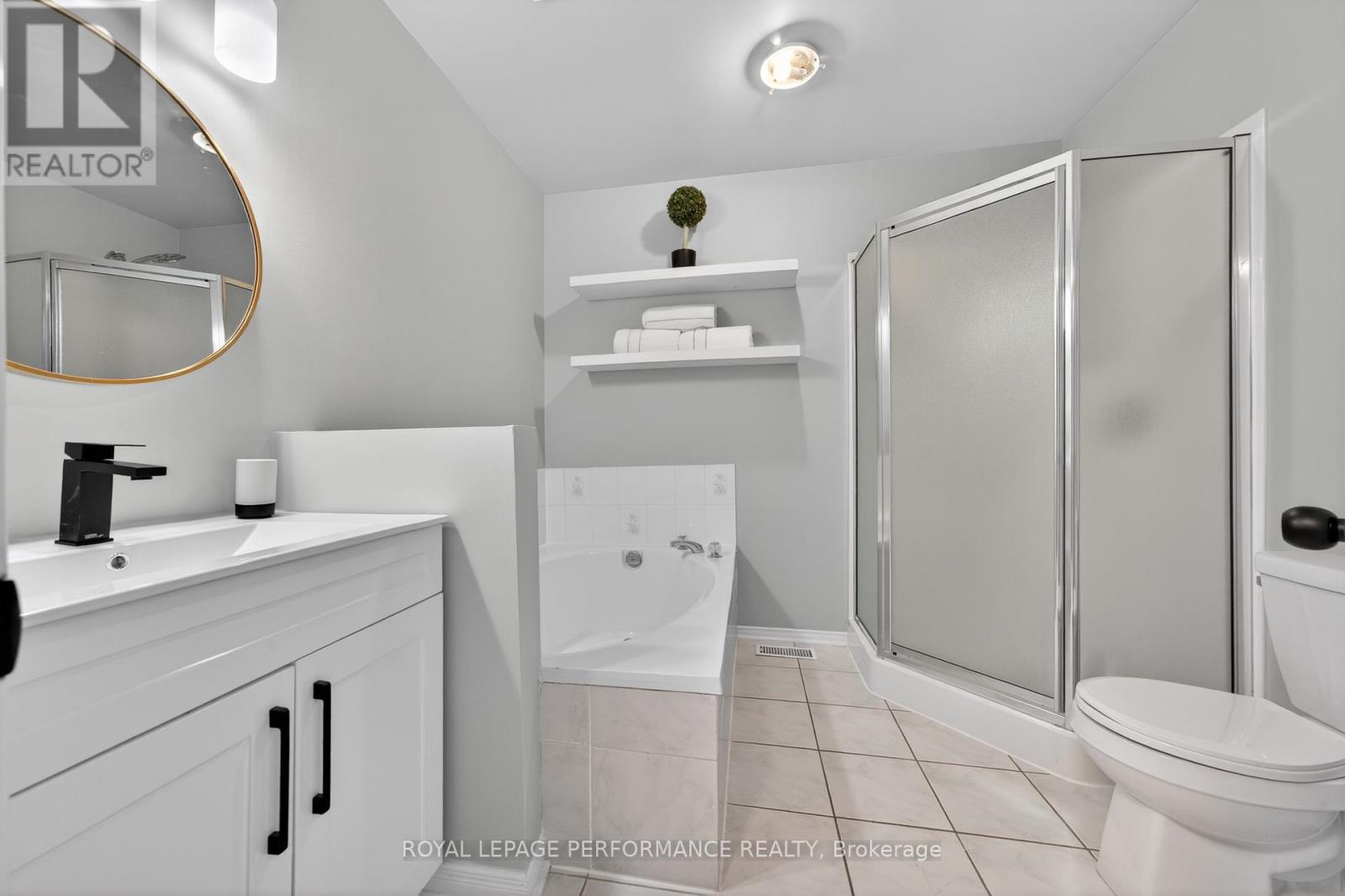 3835 CROWSNEST AVENUE - 29