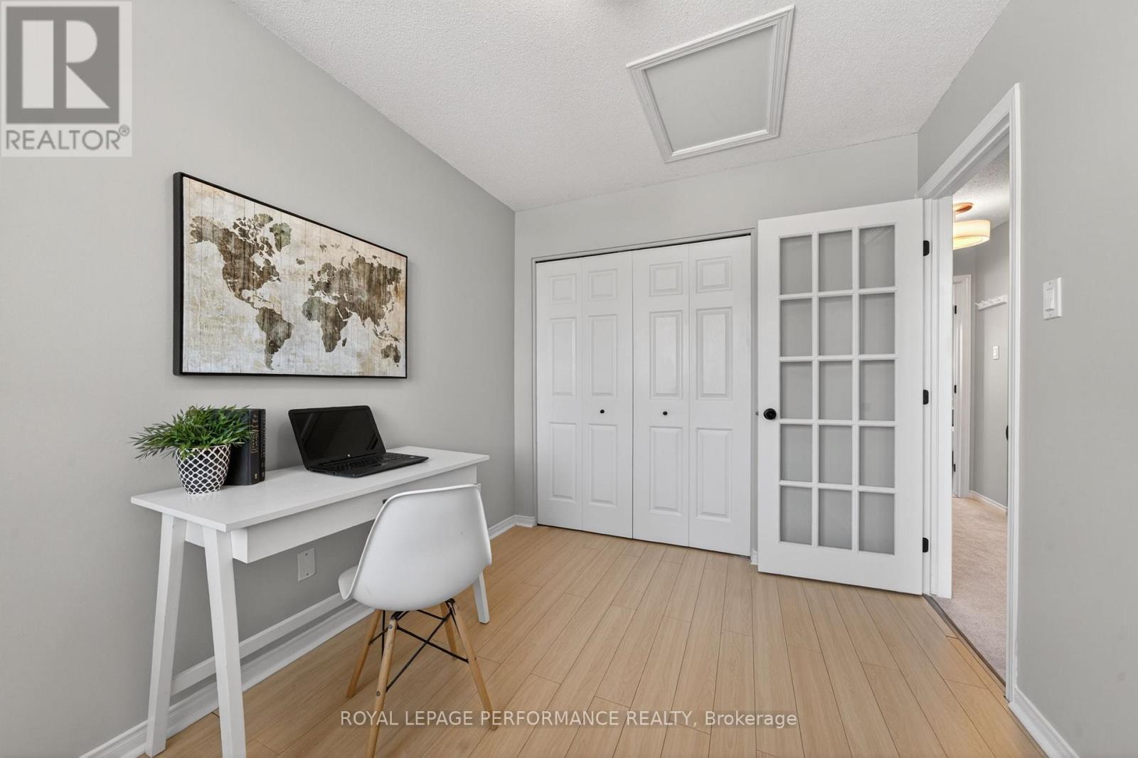3835 CROWSNEST AVENUE - 31