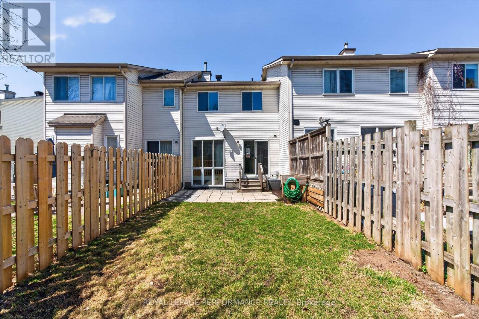 3835 CROWSNEST AVENUE - 36