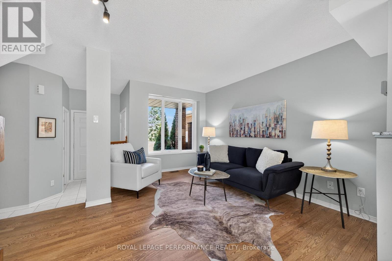 3835 CROWSNEST AVENUE - 6