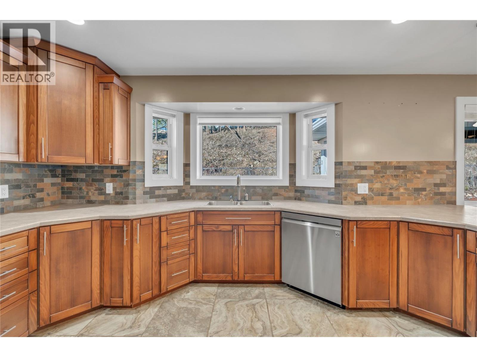 216 WESTRIDGE Court — photo 25