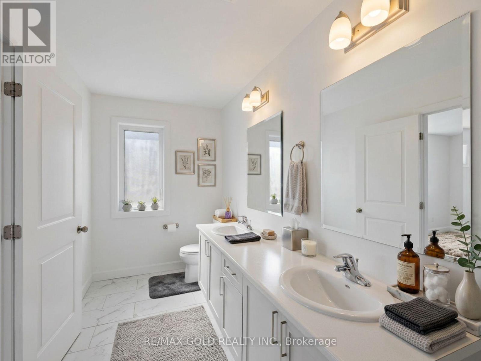 33 WALDEN POND DRIVE — photo 37