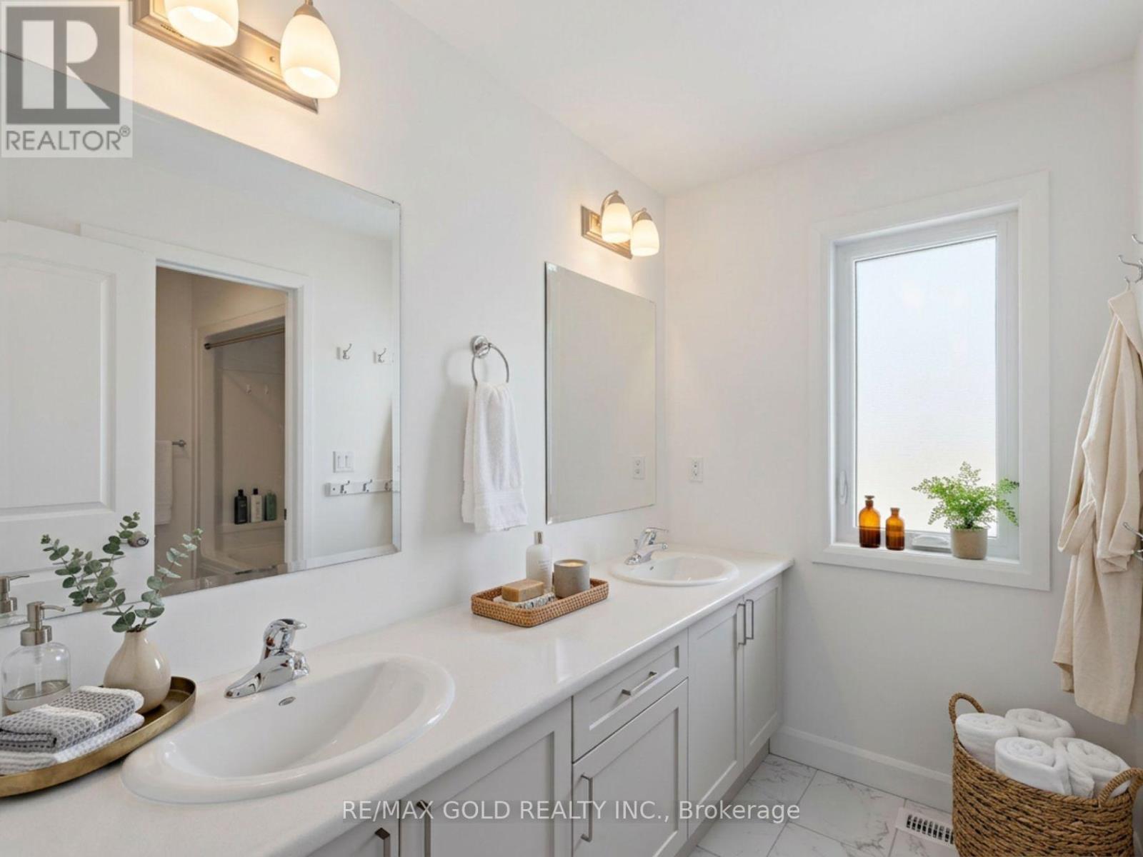 33 WALDEN POND DRIVE — photo 41