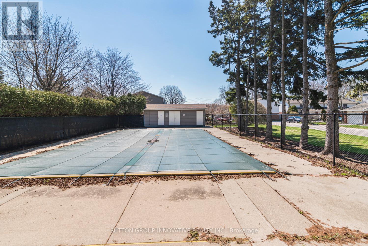 #4 457 WOODVIEW ROAD - 43