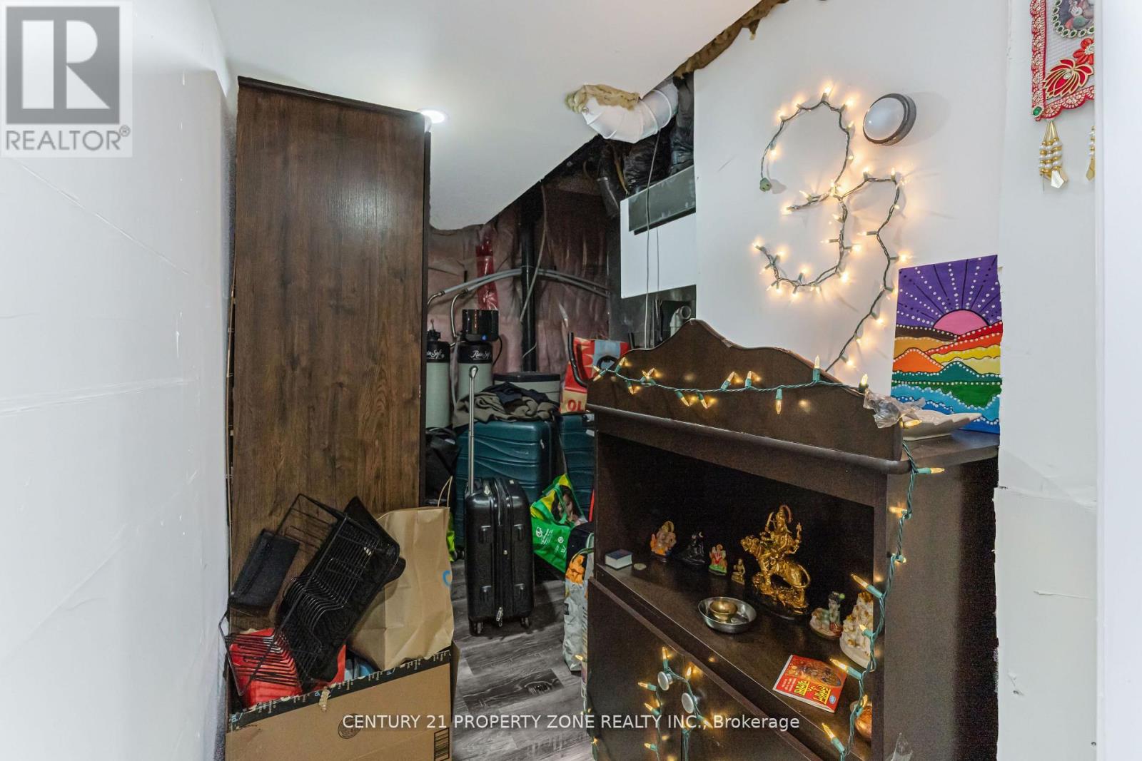 19 EXHIBITION CRESCENT — photo 41
