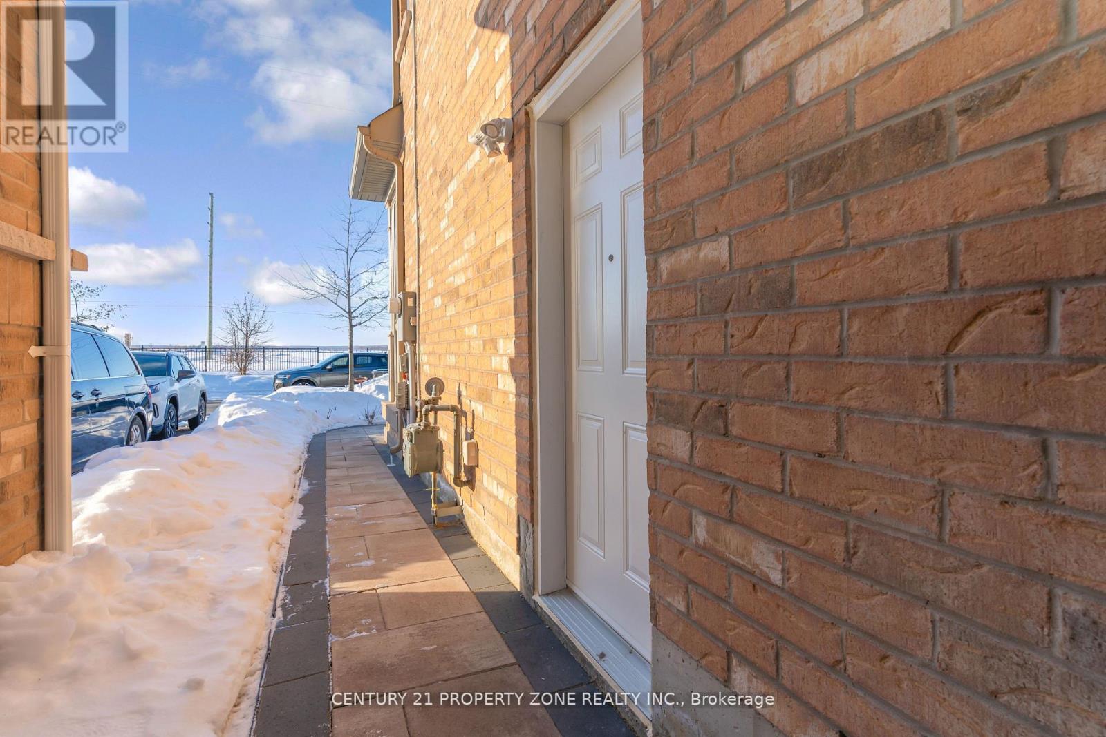 19 EXHIBITION CRESCENT — photo 45