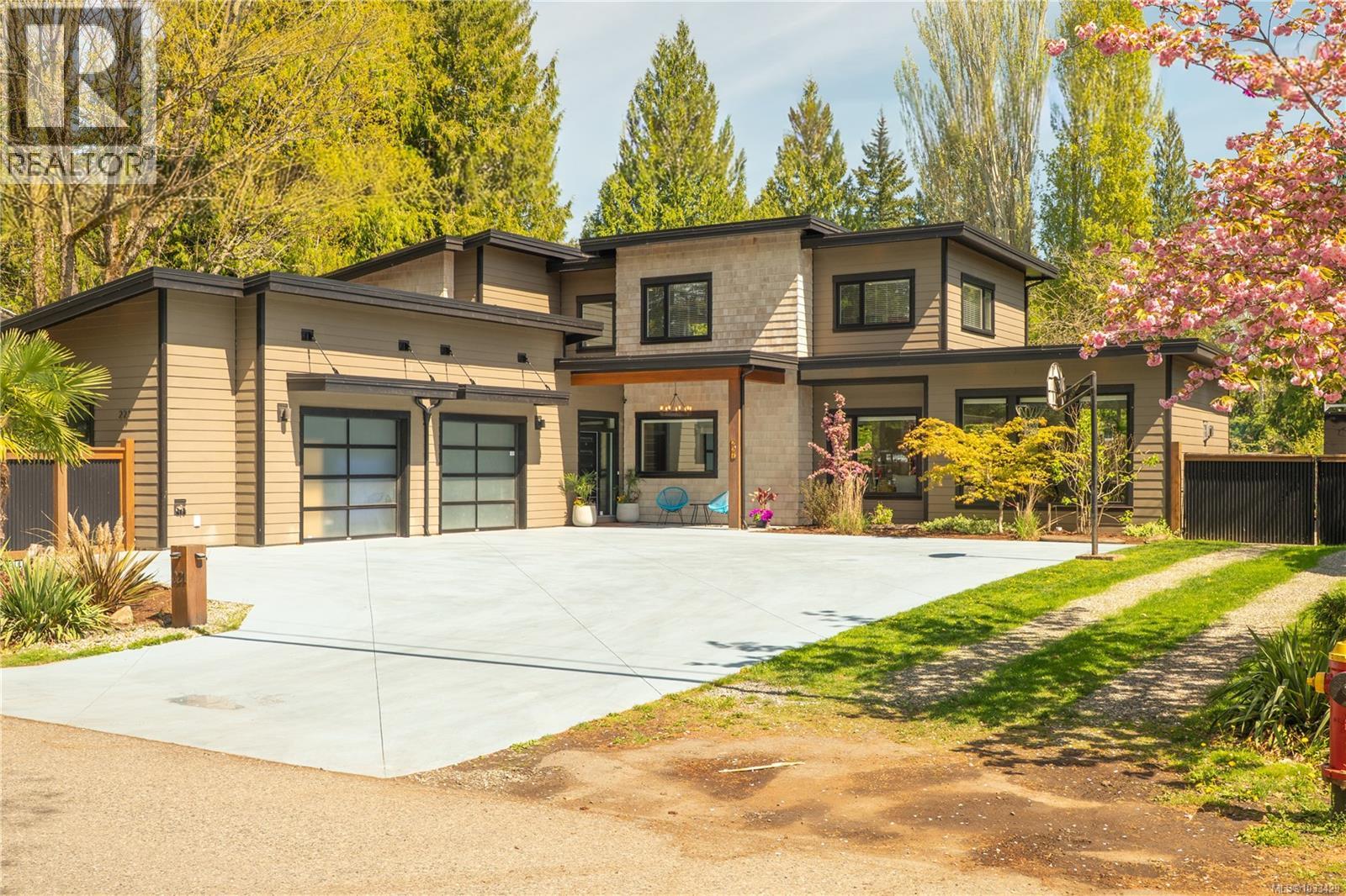 221 Holland Rd - Image 2