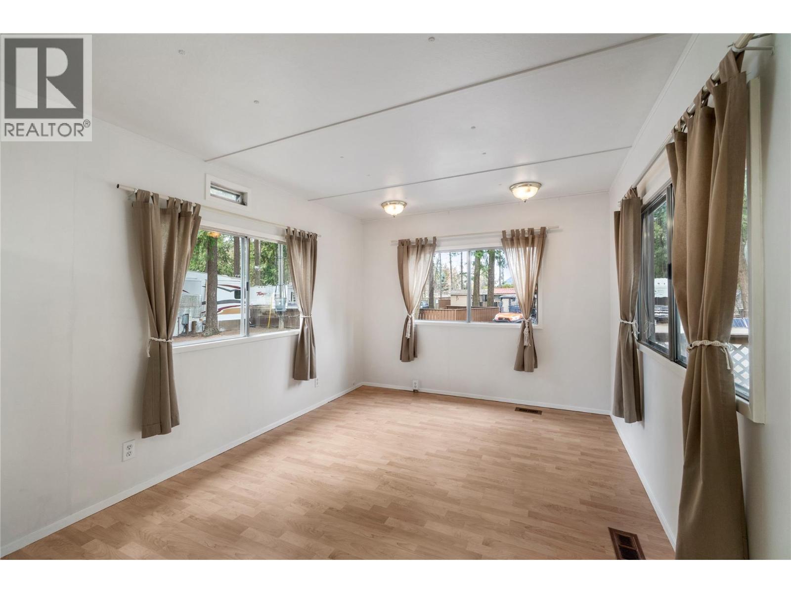 6670 Trans Canada Highway NE Unit# 10, Canoe