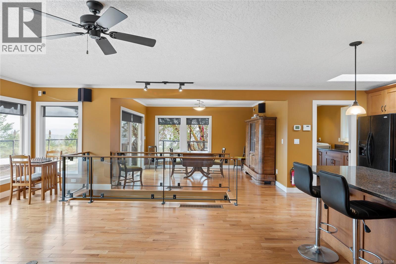 1158 Kathleen Dr - 33