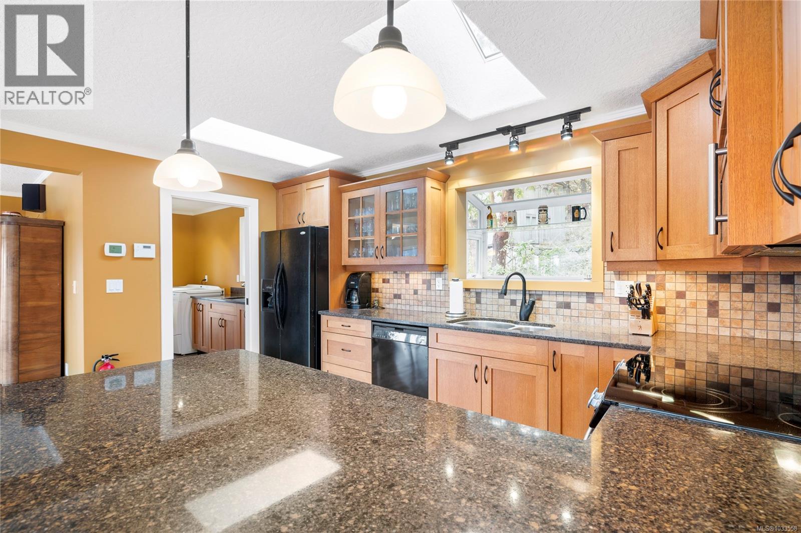 1158 Kathleen Dr - 25