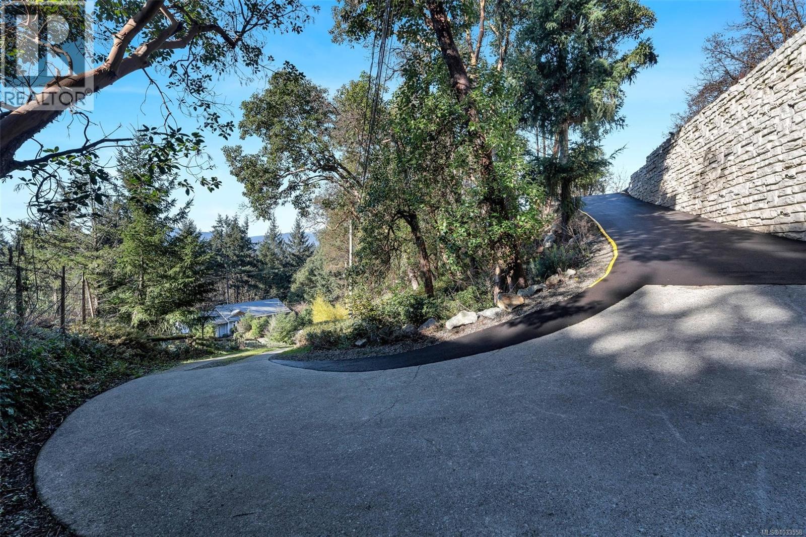 1158 Kathleen Dr - 64