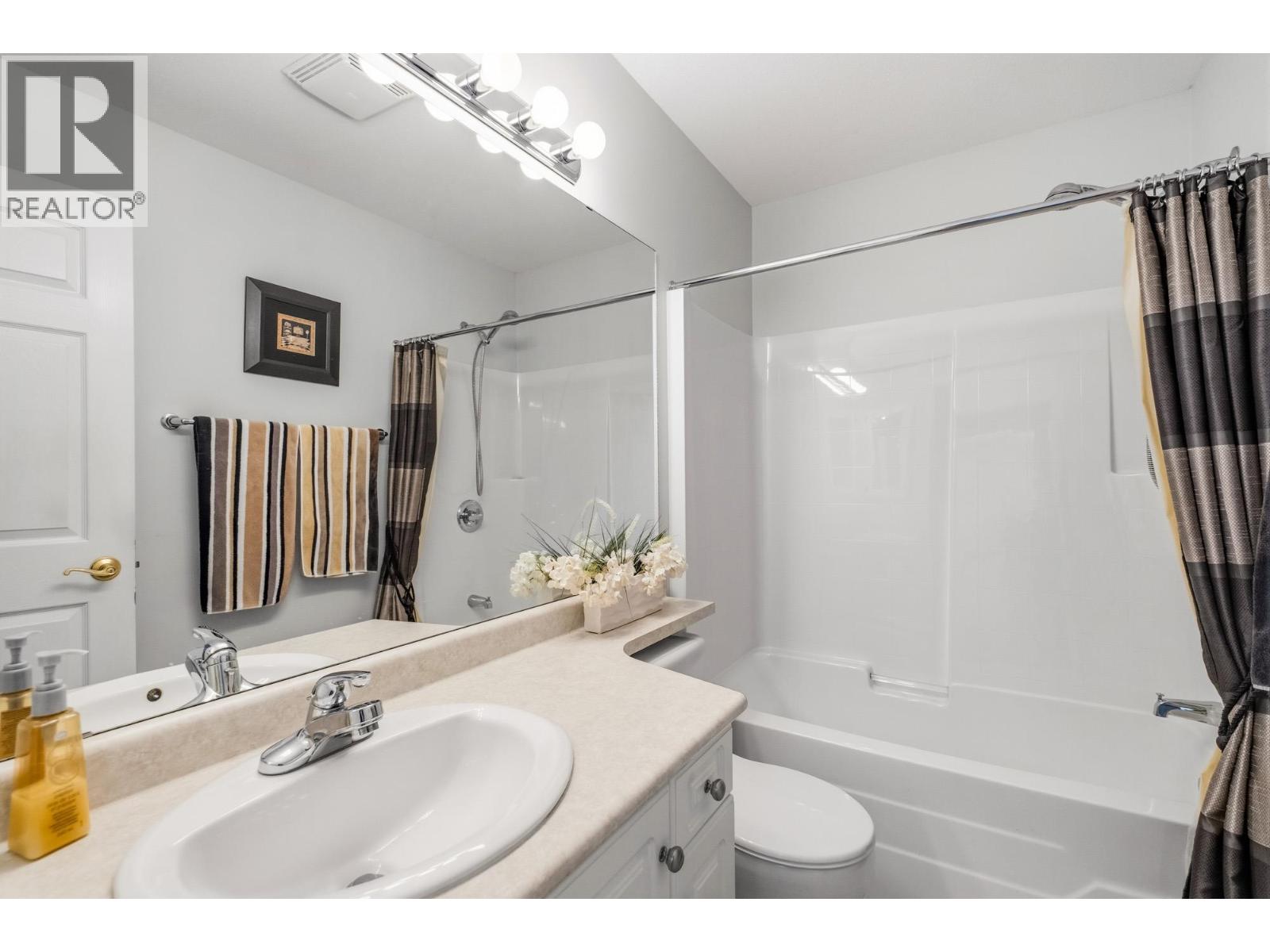 111 1330 Ridgeway Drive, Kelowna