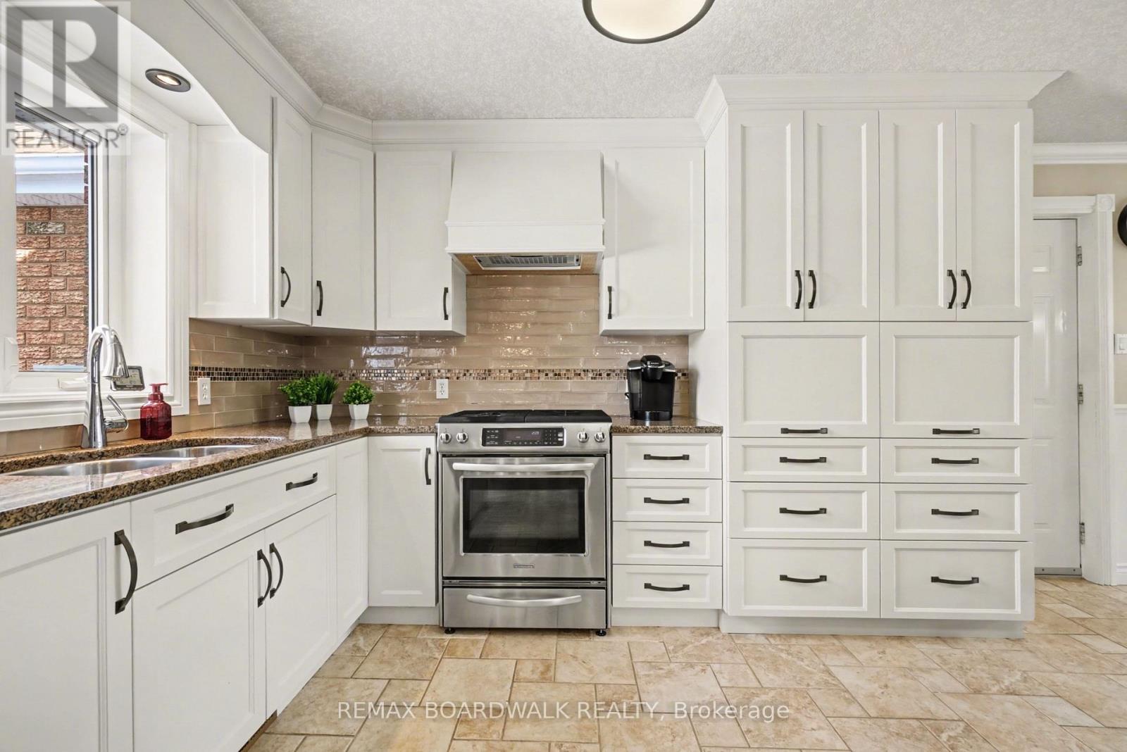 32 FAUCHER BOULEVARD - 10
