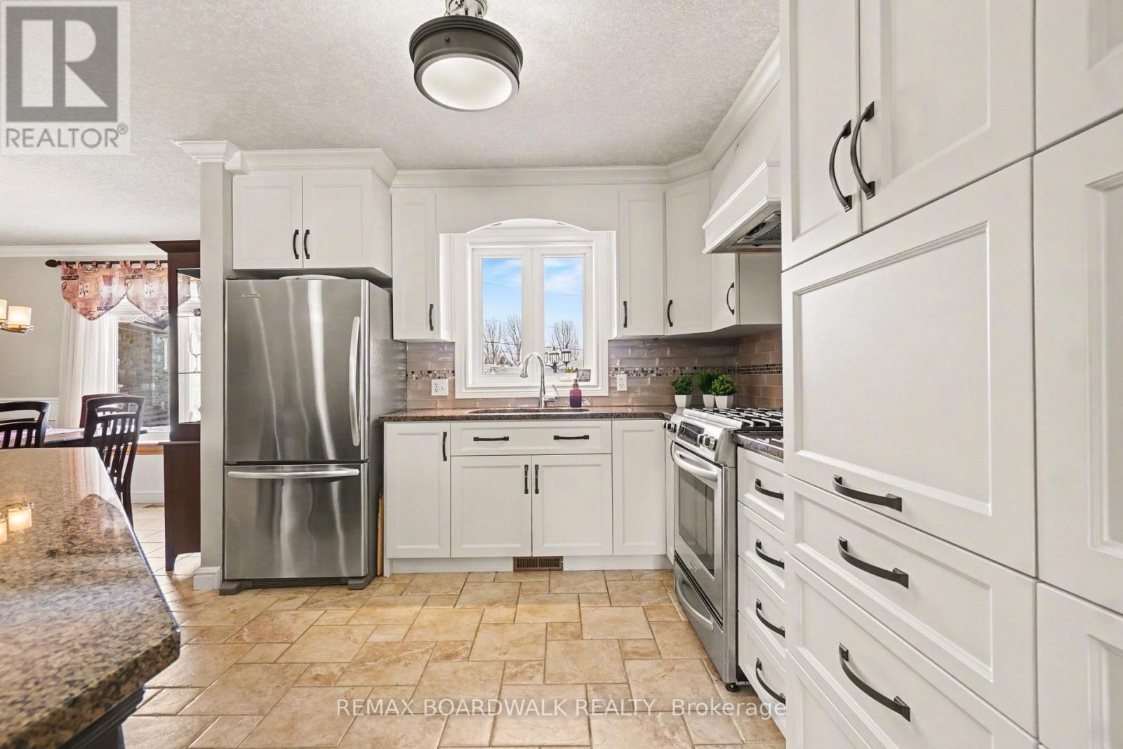 32 FAUCHER BOULEVARD - 11