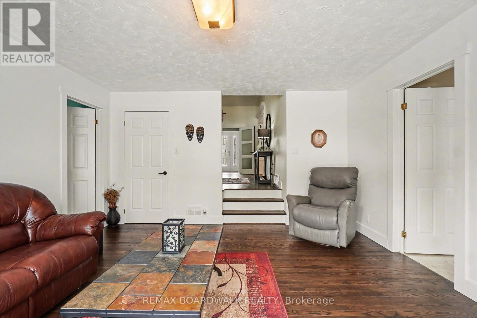32 FAUCHER BOULEVARD - 14