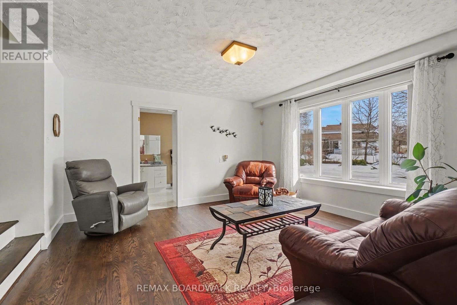 32 FAUCHER BOULEVARD - 13