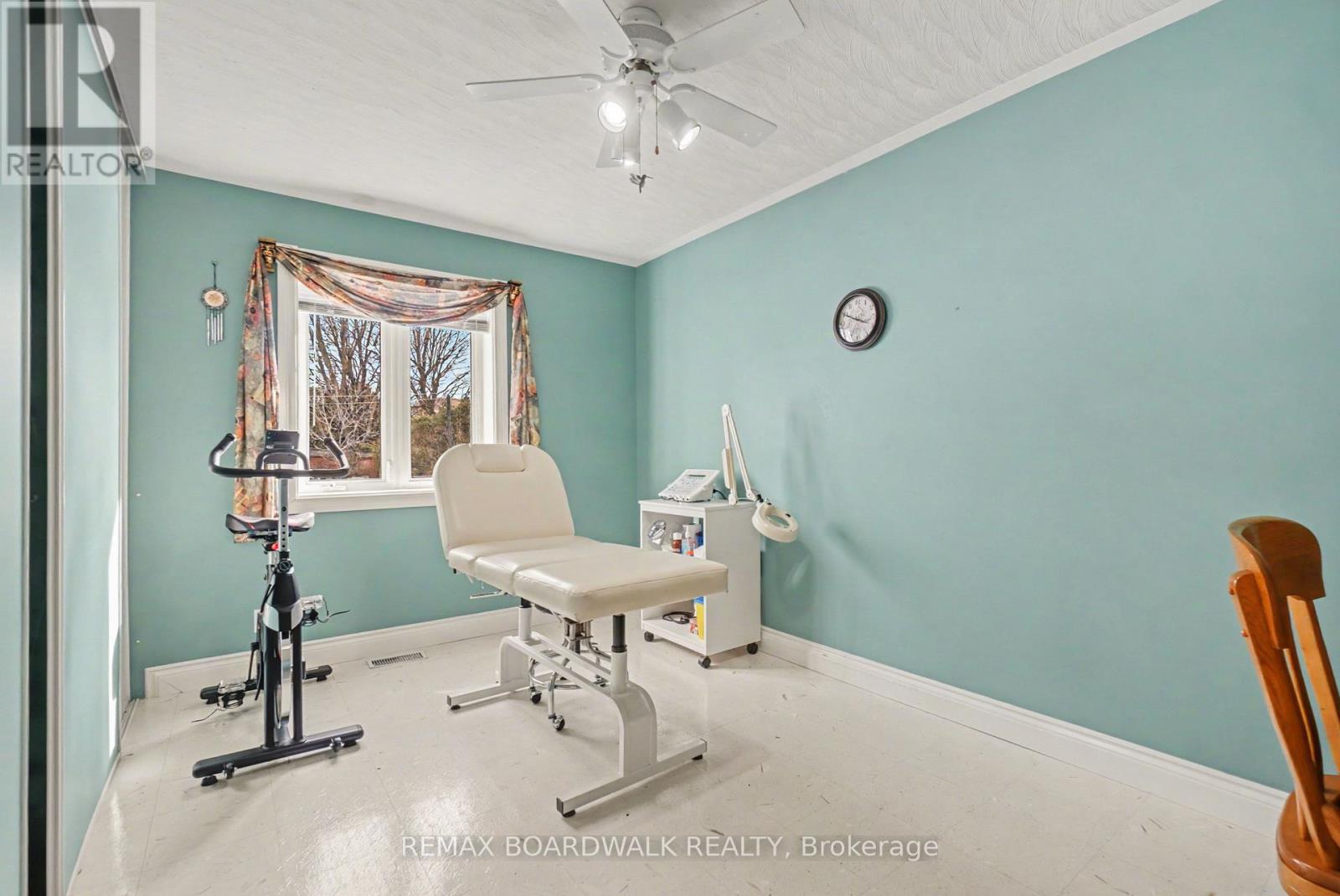 32 FAUCHER BOULEVARD - 24