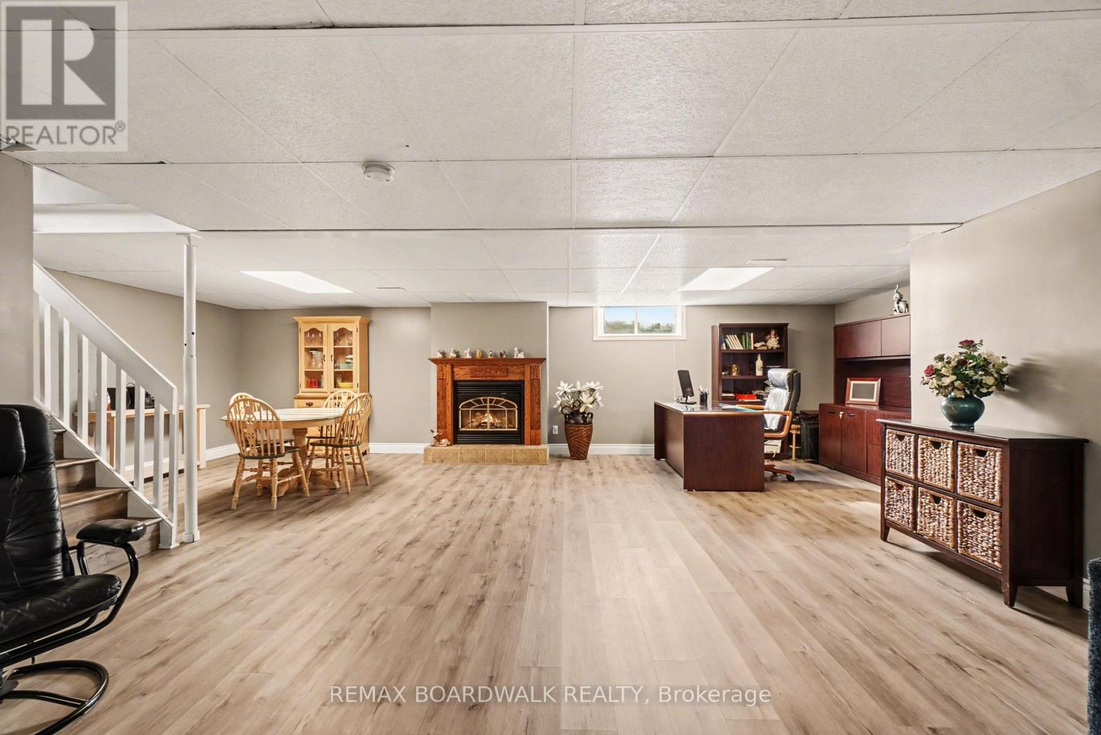 32 FAUCHER BOULEVARD - 27