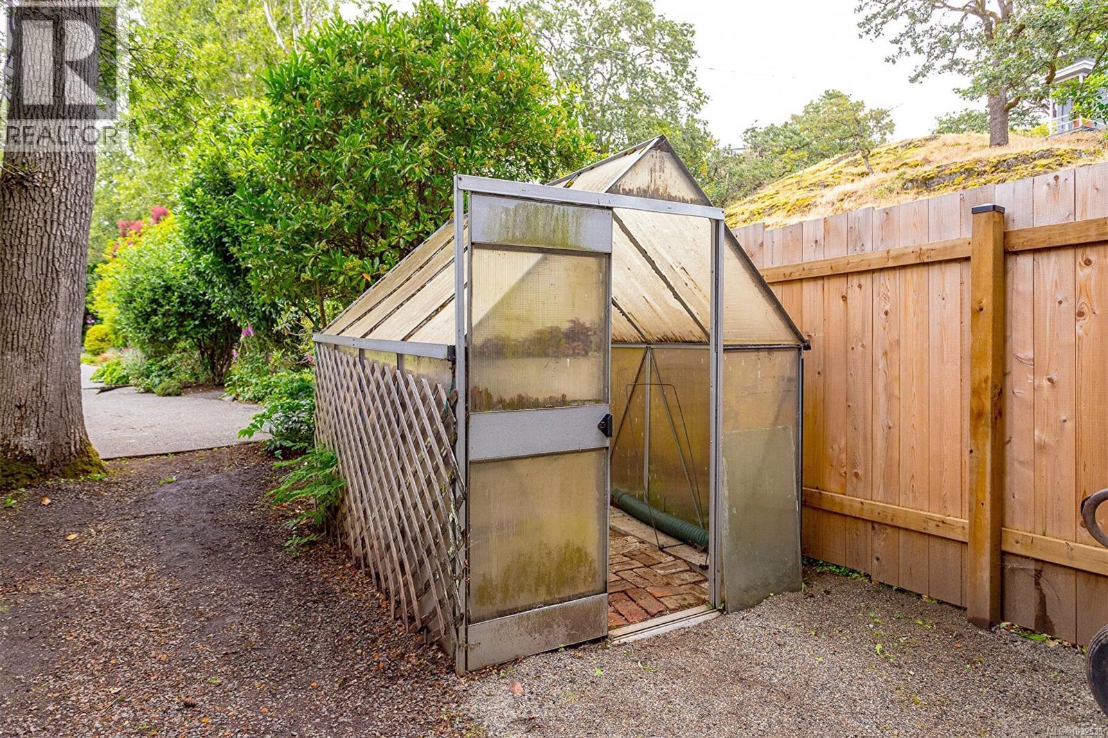 1941 Mayfair Dr - 59