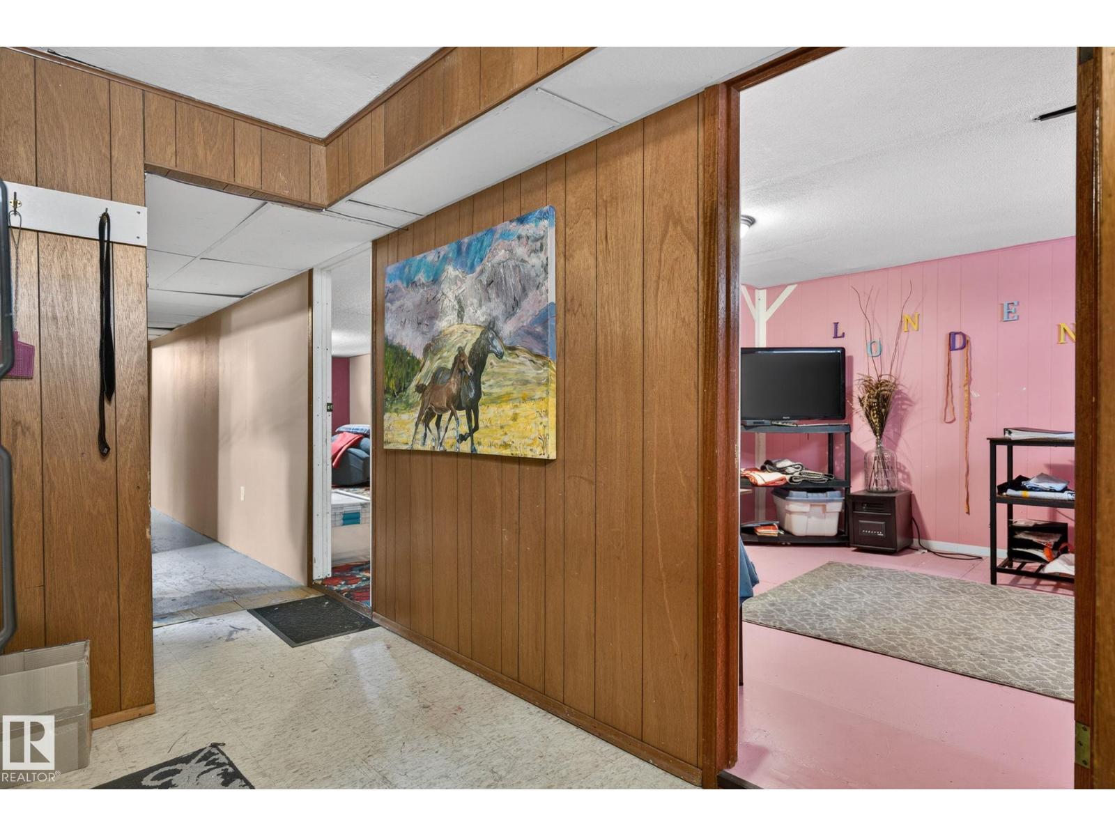 9112 130 AV NW, Edmonton