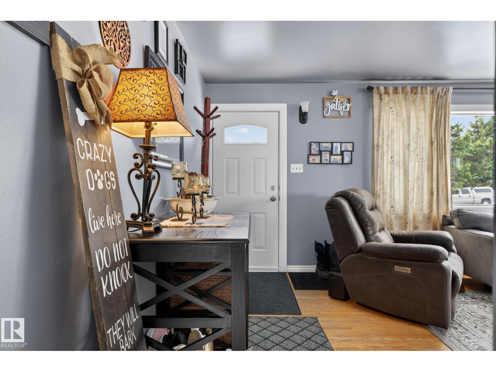 9112 130 AV NW, Edmonton