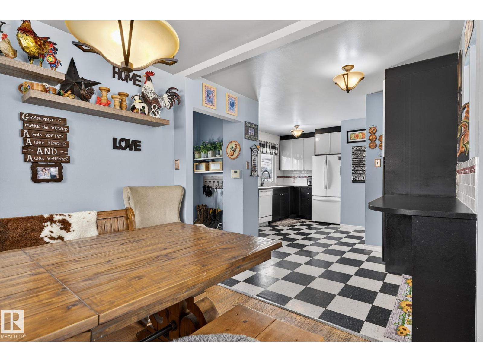 9112 130 AV NW, Edmonton