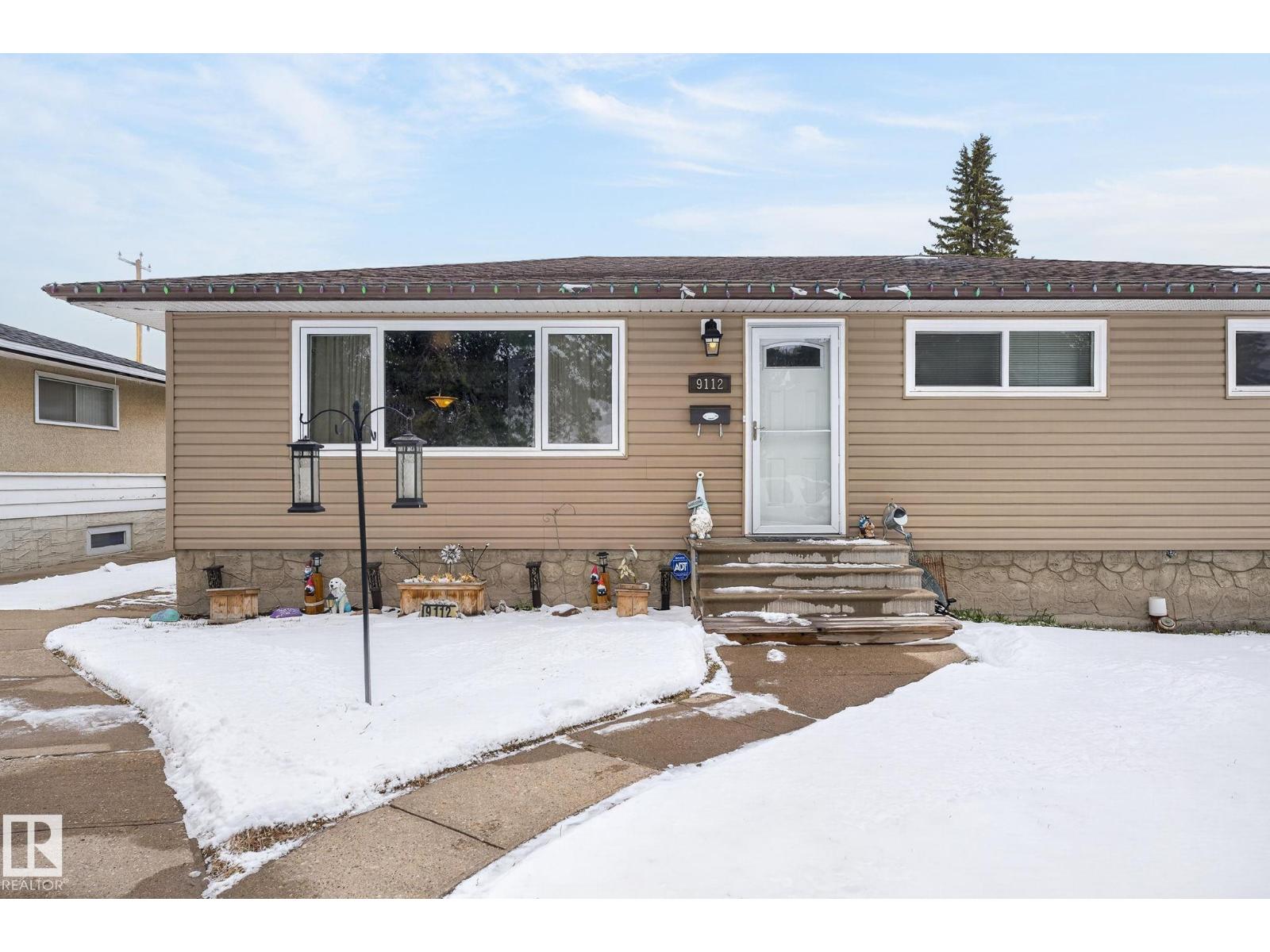 9112 130 AV NW, Edmonton