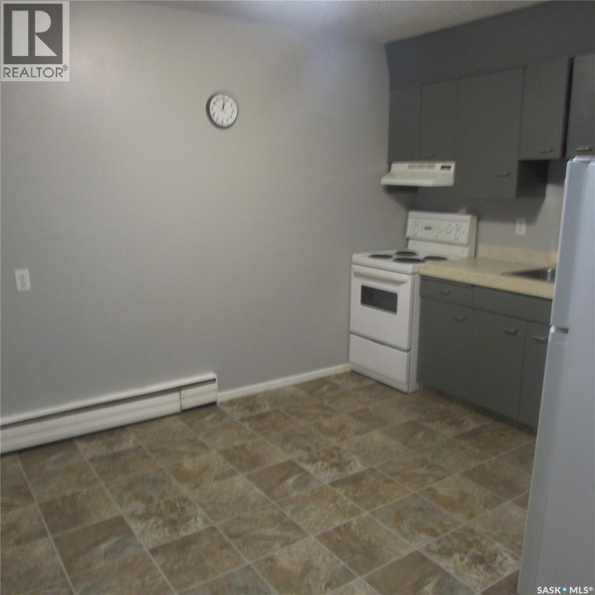 #3 38 Spence STREET - 12