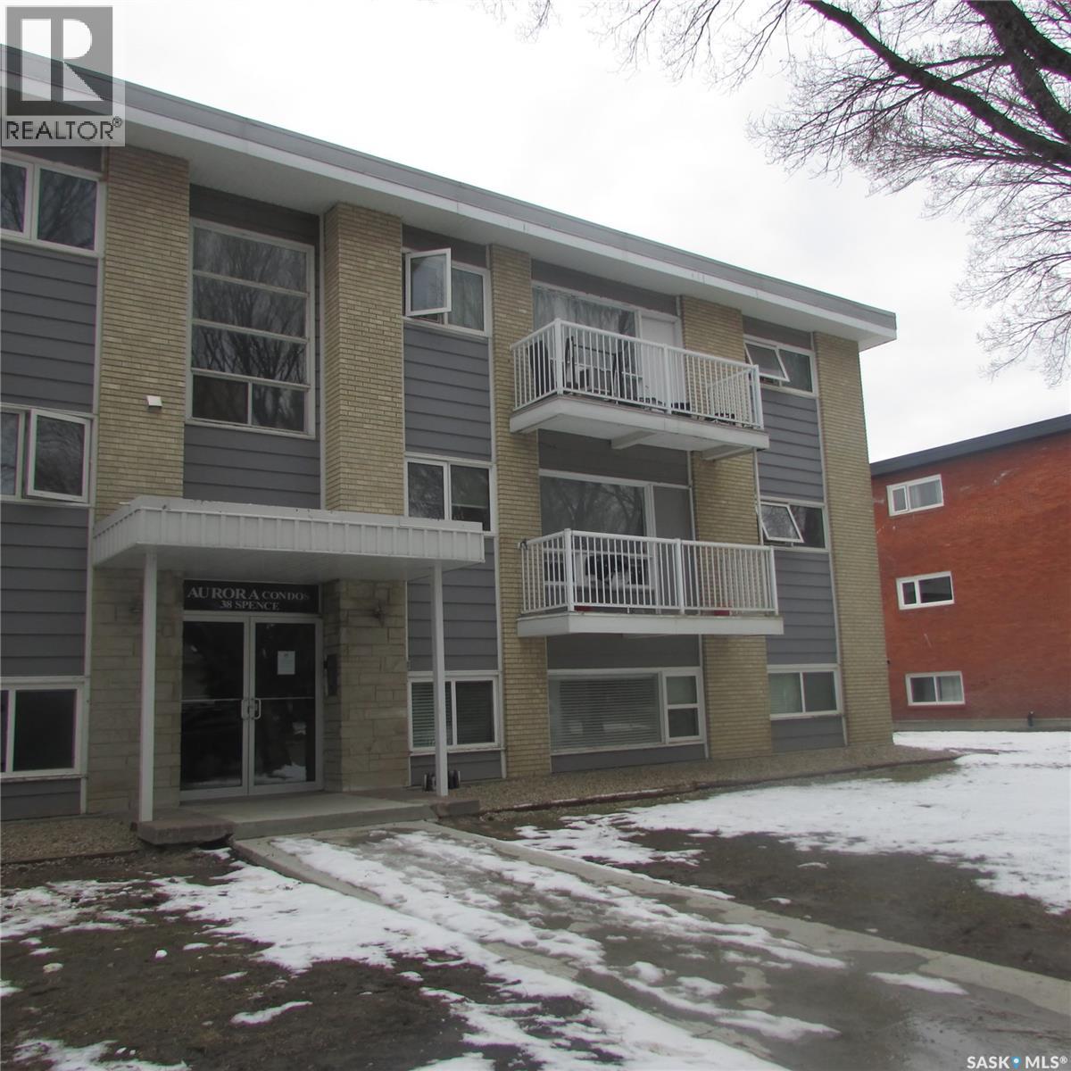 #3 38 Spence STREET - 3