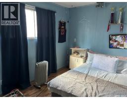 Bonus Room - 833 Beryl Avenue, Oxbow, SK S0C2B0 Photo 9
