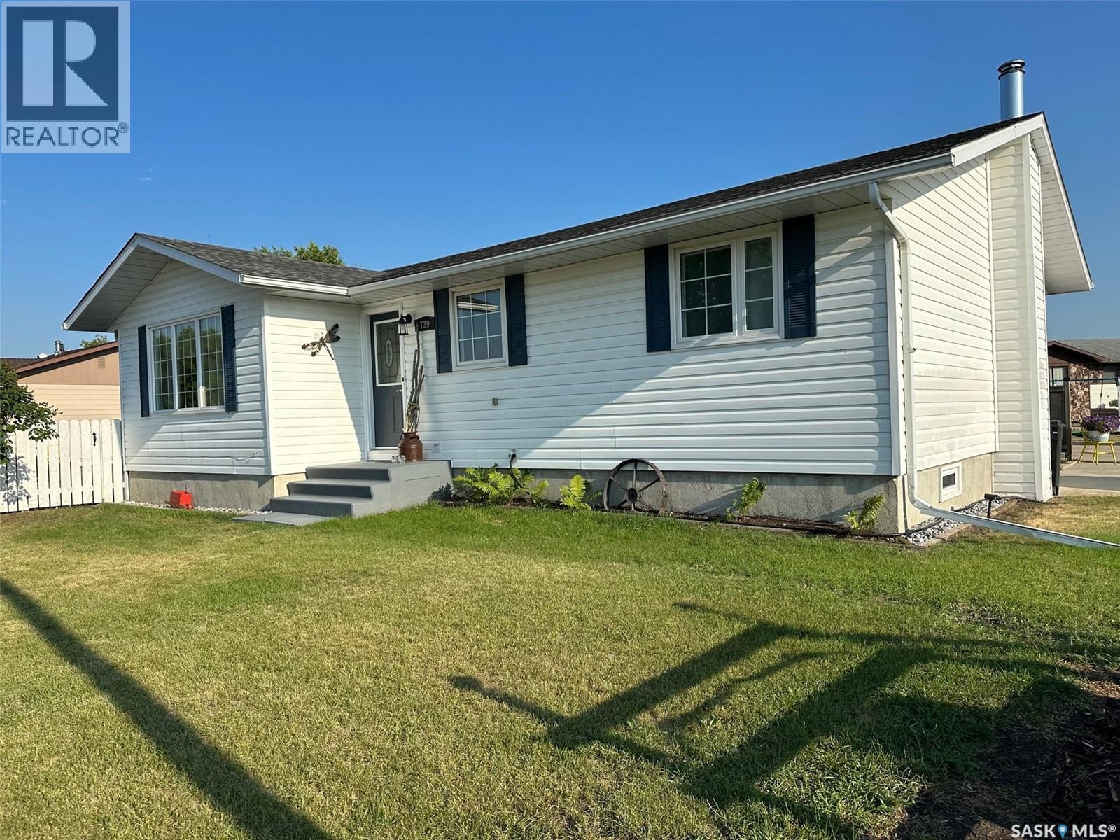 739 Hudson CRESCENT - photo 2