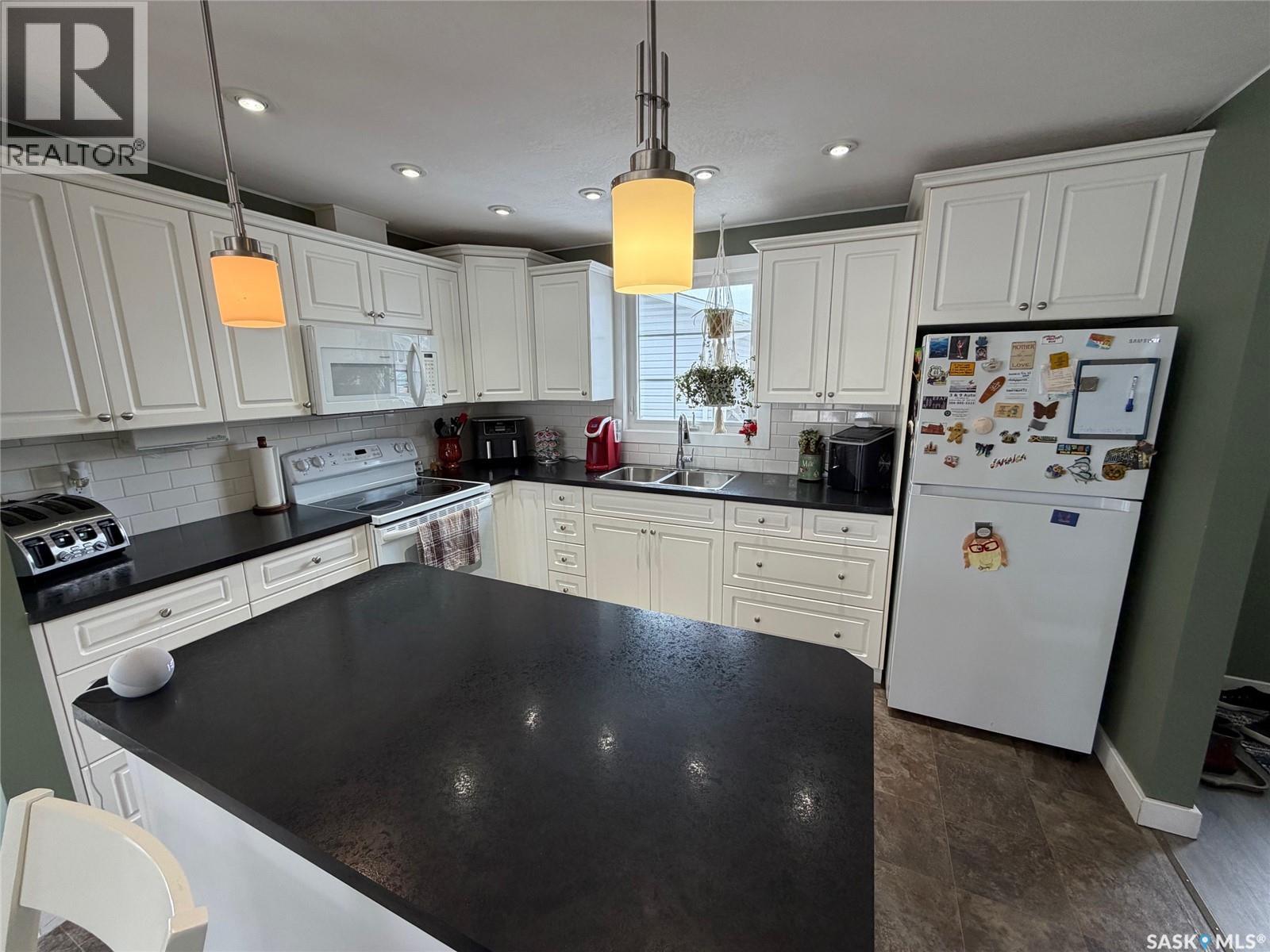 739 Hudson CRESCENT - photo 4