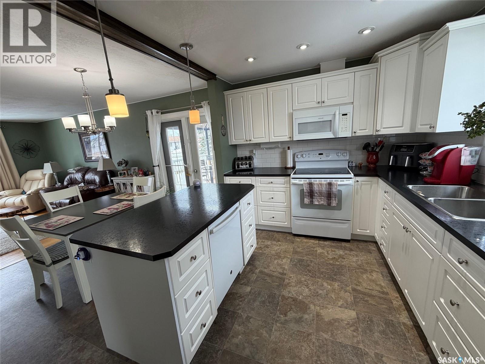 739 Hudson CRESCENT - photo 5