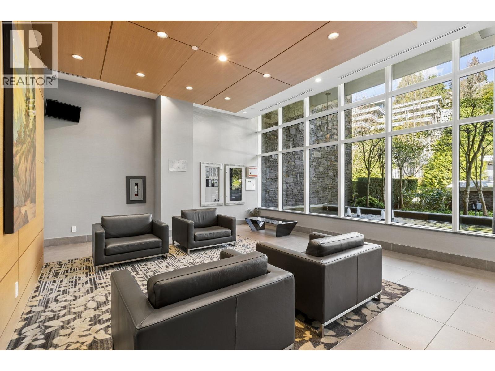 204 866 ARTHUR ERICKSON PLACE, West Vancouver