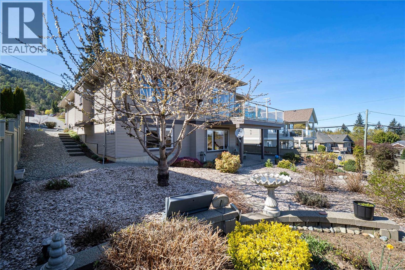 505 Hall Rd, Ladysmith