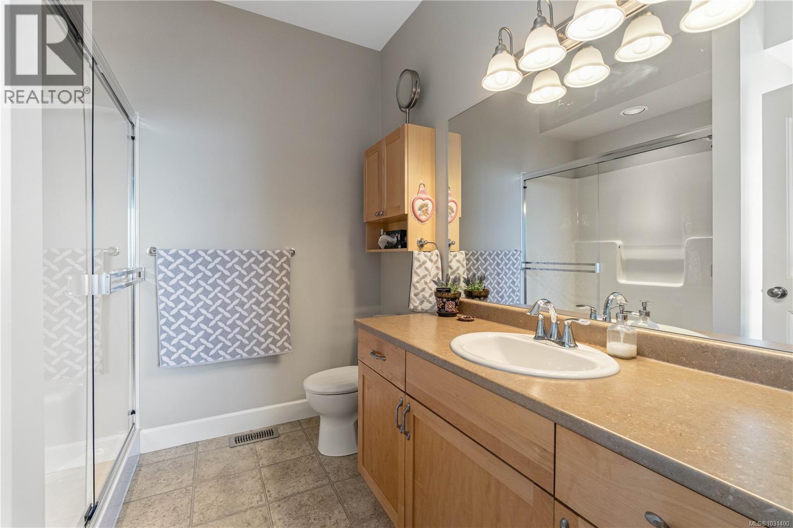 505 Hall Rd, Ladysmith
