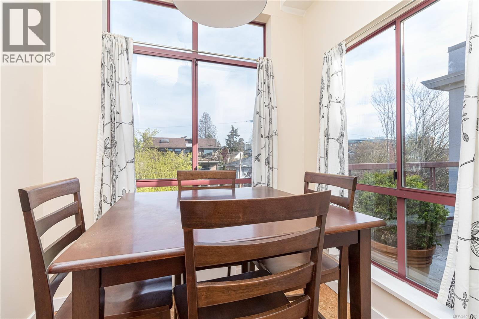409 545 Manchester Road, Victoria