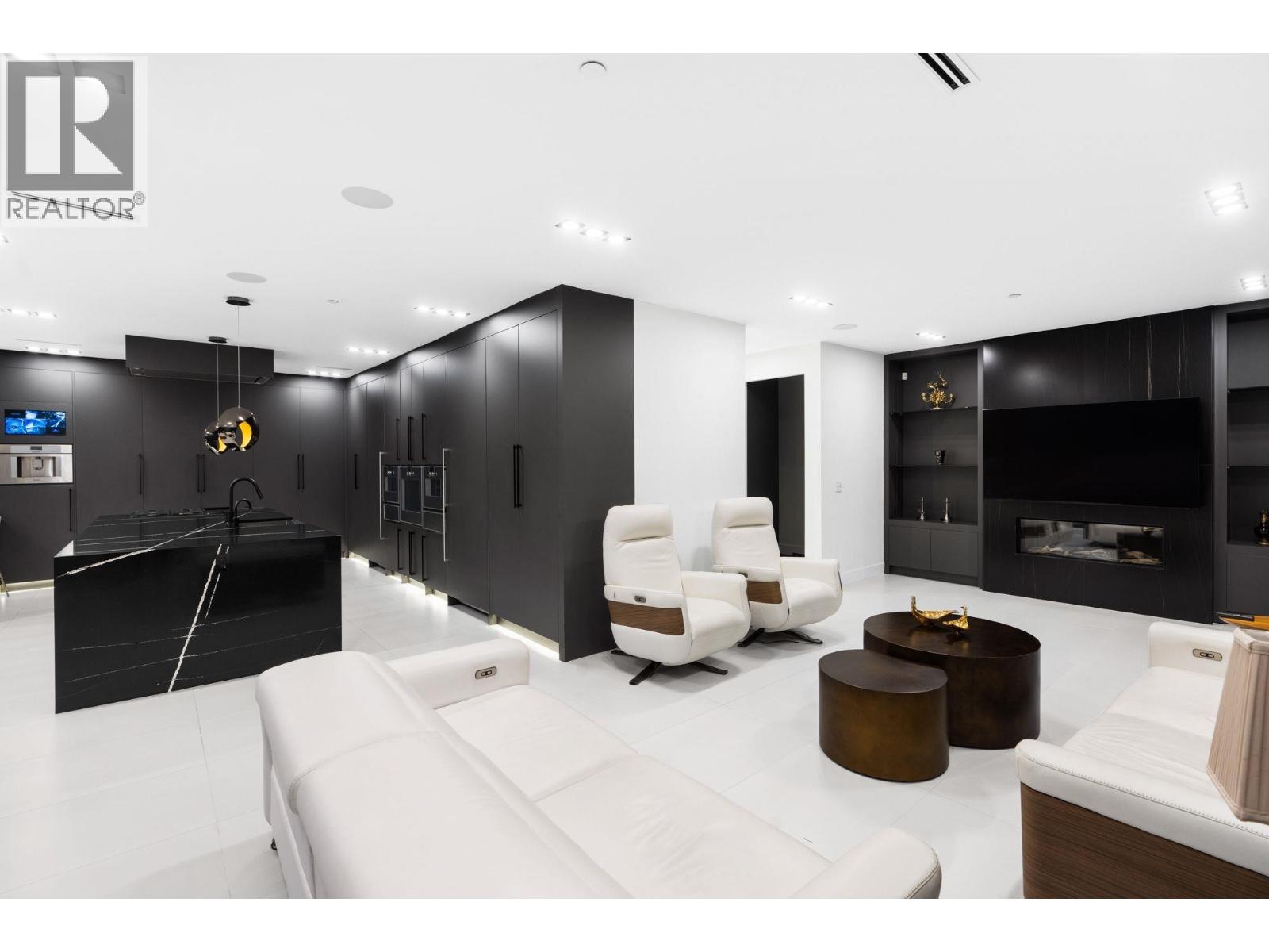 1110 HILLSIDE ROAD, West Vancouver