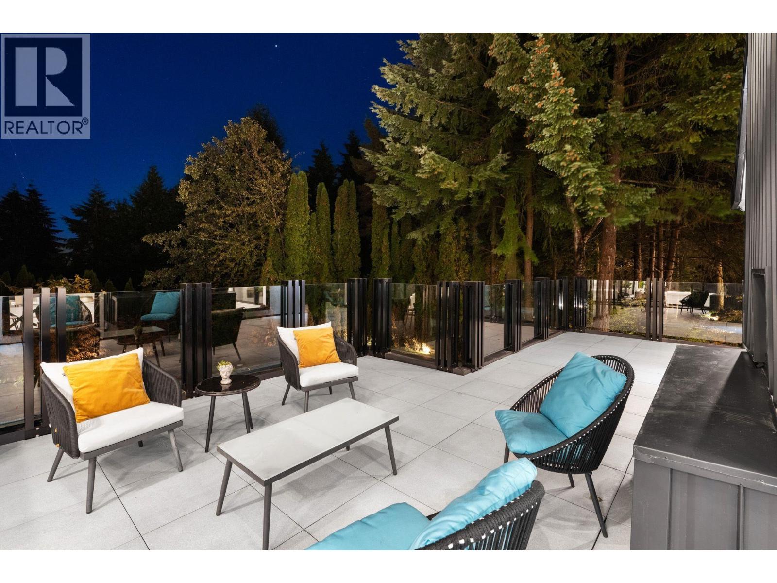 1110 HILLSIDE ROAD, West Vancouver