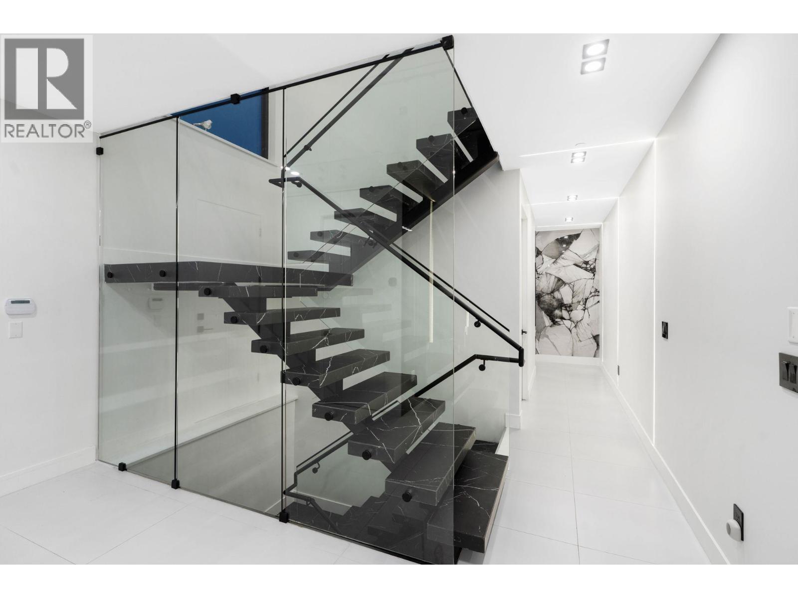 1110 HILLSIDE ROAD, West Vancouver