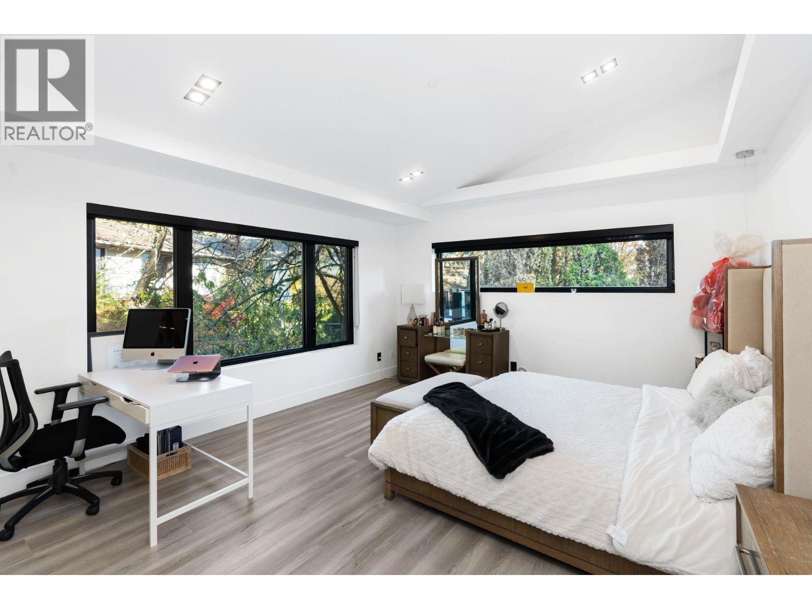 1110 HILLSIDE ROAD, West Vancouver