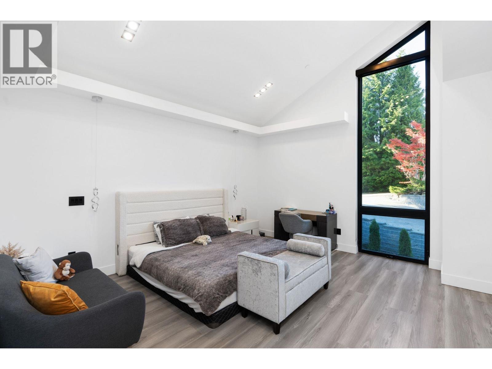 1110 HILLSIDE ROAD, West Vancouver